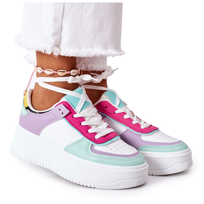 Sapatos esportivos tênis na plataforma branco-violeta Freedom multicolorido