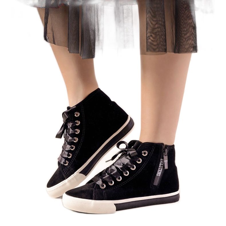 Tênis de cano alto preto com fita Sunilino