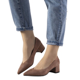 Sapatos cor-de-rosa no posto Flore