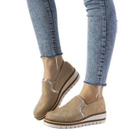 Sapatos prateados deslizantes com tachas GF-FD9 bege