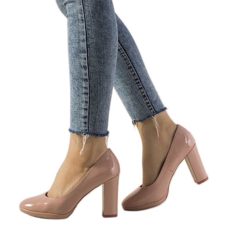 Bombas laqueadas rosa no pilar Bellisima