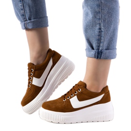 Tênis esportivos marrons com sola alta Chillout castanho Tênis esportivos marrons com sola alta Chillout castanho