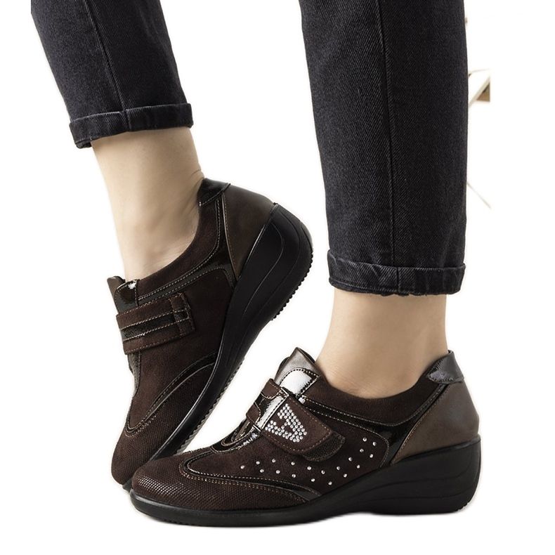 Brogues marrons na cunha Merante castanho