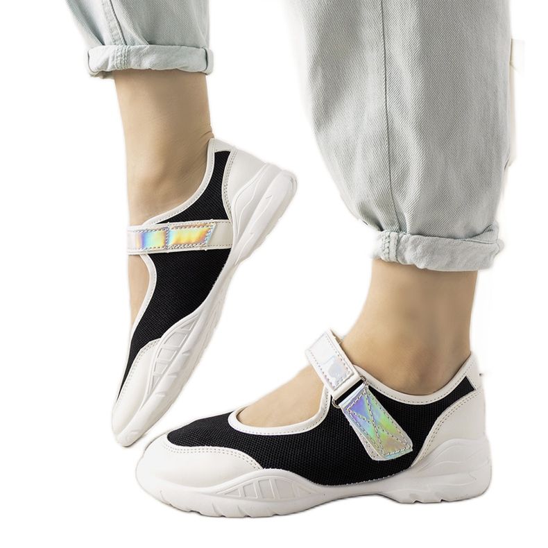 Sapatilhas preto e branco com um encarte de Melania holográfico Sapatilhas preto e branco com um encarte de Melania holográfico