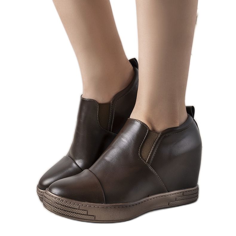 Tênis feminino Jayla marrom castanho