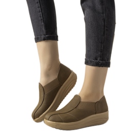 Sapatos marrons com sola alta da Spike castanho