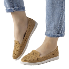 Mocassins de camelo com padrão de Loretta com orifícios castanho