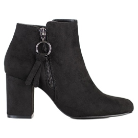 Goodin Botas de camurça clássicas em um poste preto