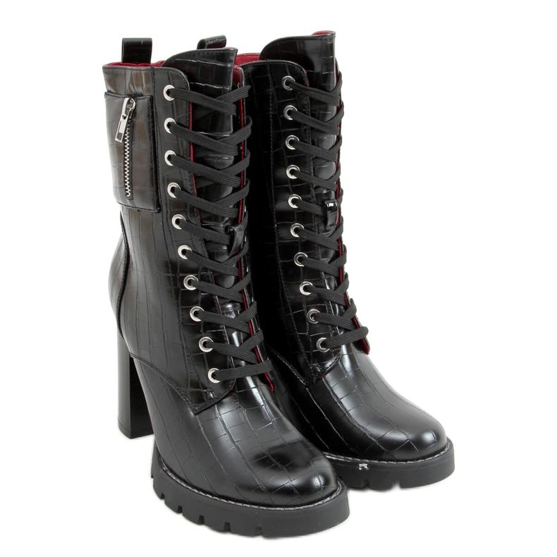 Botas no poste preto M530 Black Stone