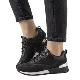 Tênis preto com tema de pele de crocodilo Zariza Tênis preto com tema de pele de crocodilo Zariza