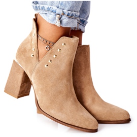 Lewski Shoes Botas femininas de camurça com recortes Lewski Beige Sand 3075 castanho Lewski Shoes Botas femininas de camurça com recortes Lewski Beige Sand 3075 castanho