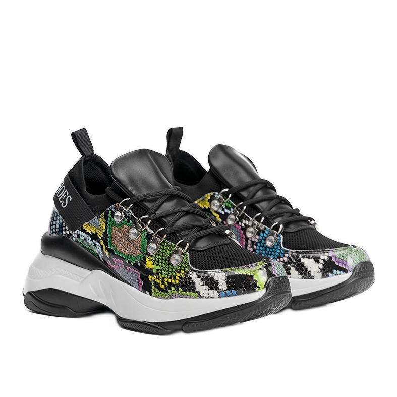 Tênis preto na sola alta de Lissa