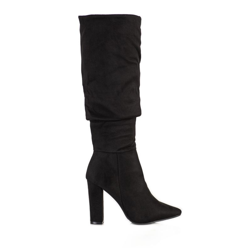 Seastar Botas pretas elegantes em um post preto