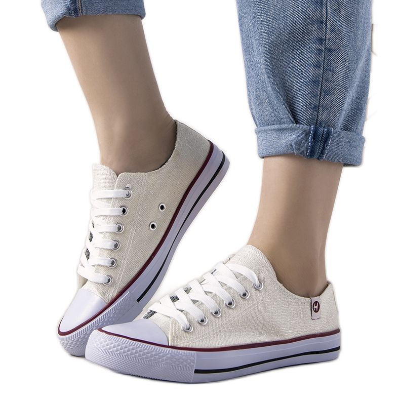 Tênis Guest brilhante de cor creme bege