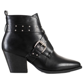 Lucky Shoes Botas de pedra no poste preto