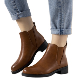 Botas rasas de camelo femininas Guliet marrom