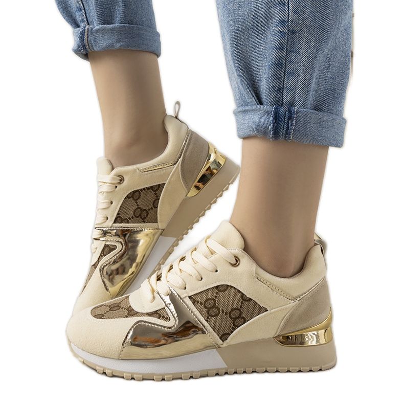 Tênis femininos bege da Jovanna