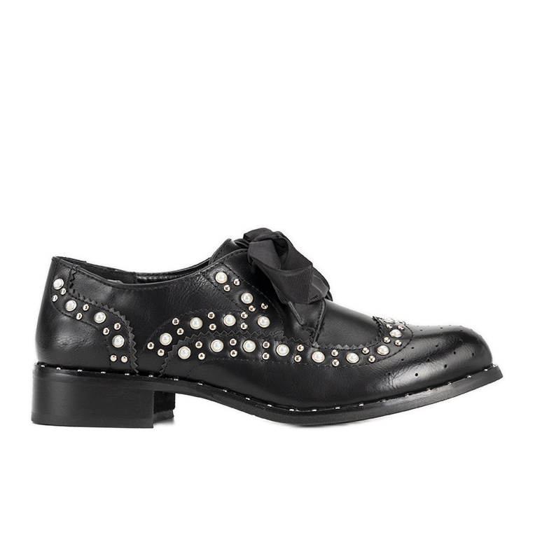 Oxfords pretos com tachas Delvis