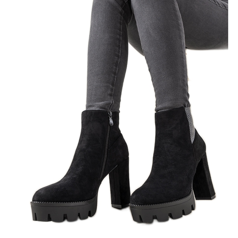 Botas femininas negras com sola grossa Idalina preto