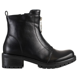 Lucky Shoes Trabalhadores casuais em um controle deslizante preto