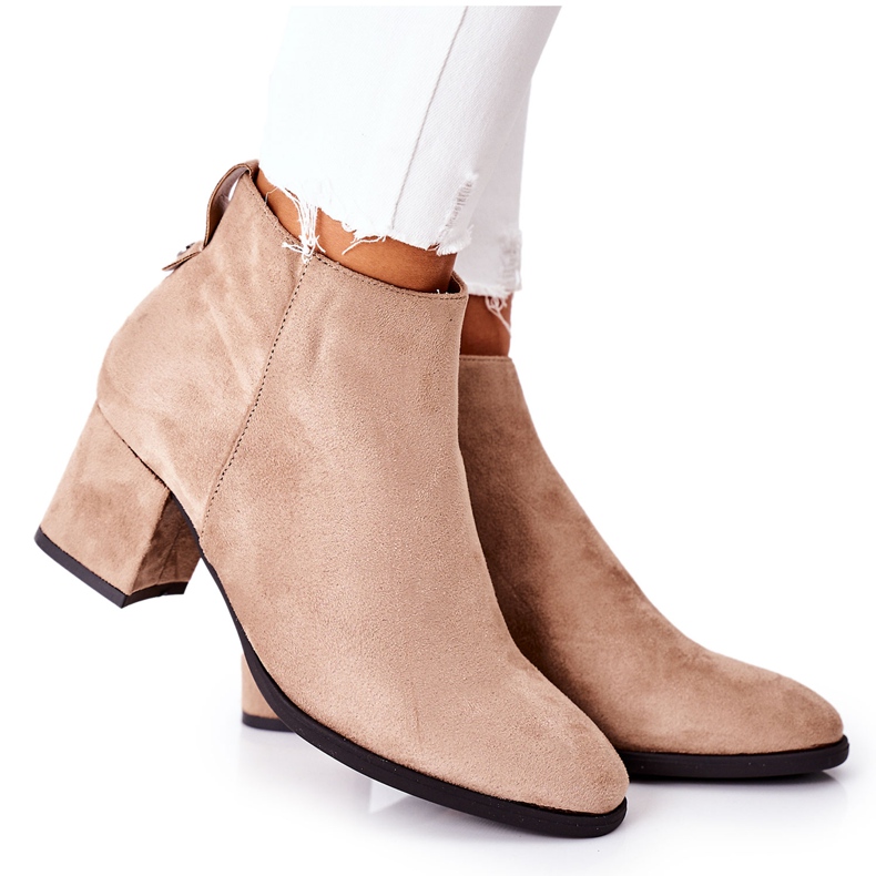 Vinceza Botas femininas de camurça bege Ardmore Vinceza Botas femininas de camurça bege Ardmore