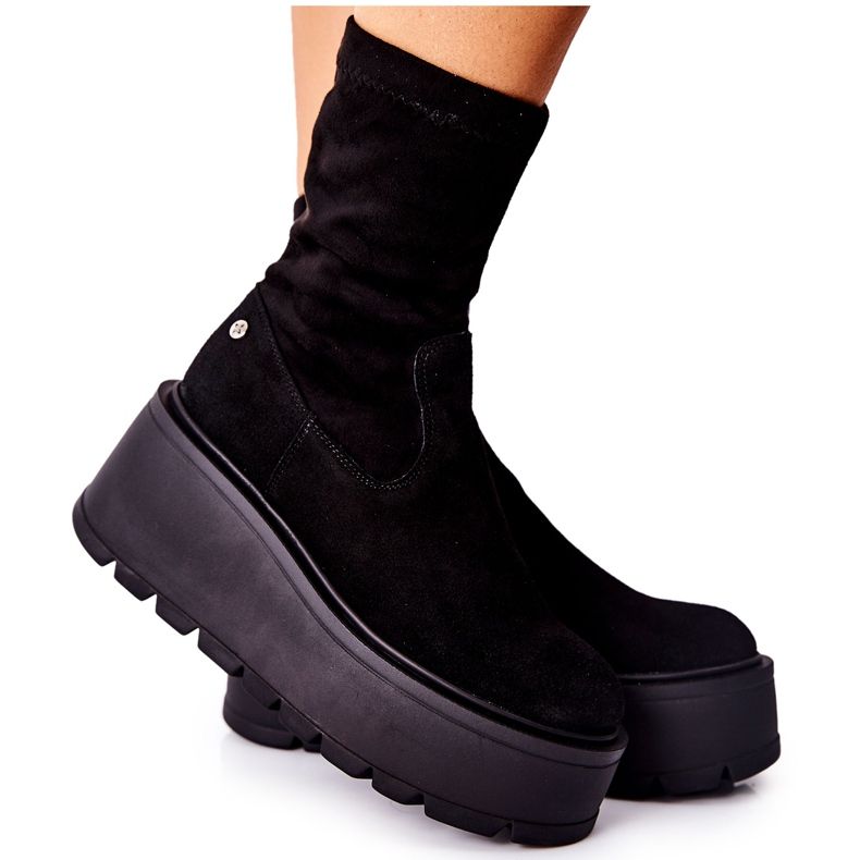 Botas de camurça na plataforma Maciejka Black 05319-01 preto