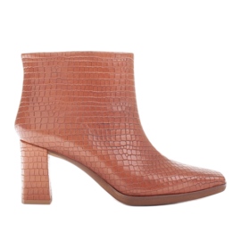 Marco Shoes Botas combinadas feitas de dois tipos de couro castanho Marco Shoes Botas combinadas feitas de dois tipos de couro castanho