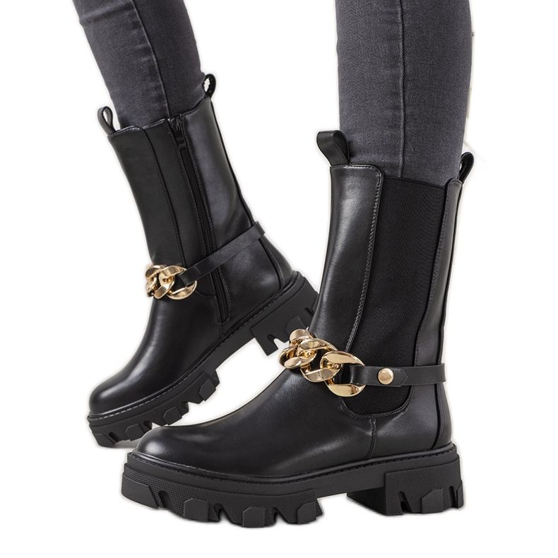 Botas pretas com uma corrente de ouro de Luce preto Botas pretas com uma corrente de ouro de Luce preto
