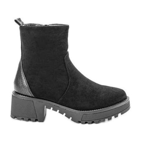 Botas pretas em um poste Atomic baixo preto