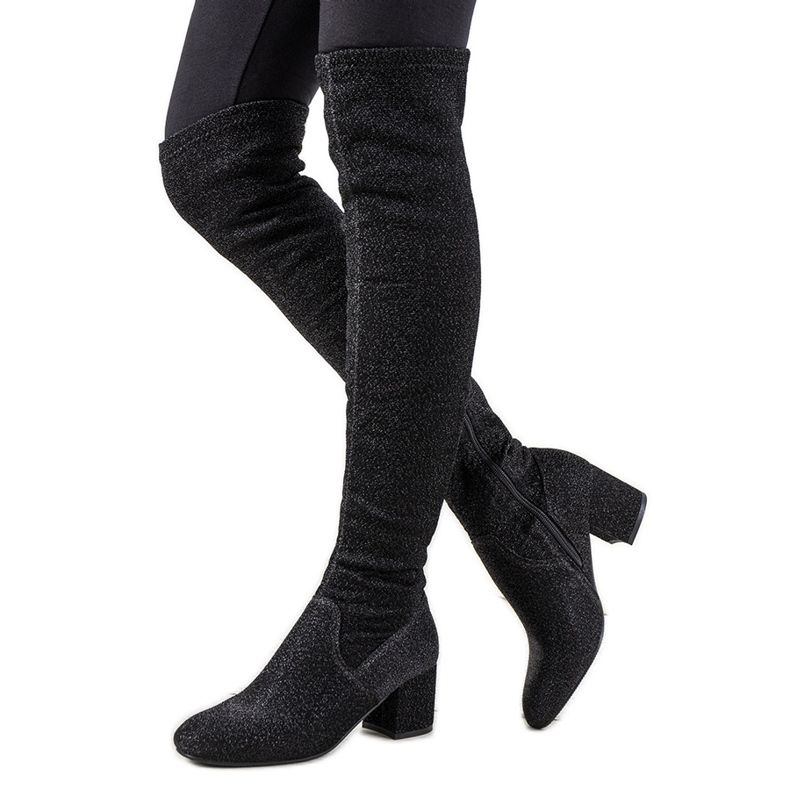 Botas pretas brilhantes sobre o joelho de Uta preto prata