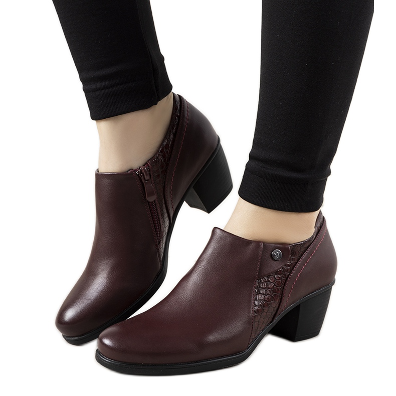 Maroon Brogues no posto de Stefanie vermelho multicolorido