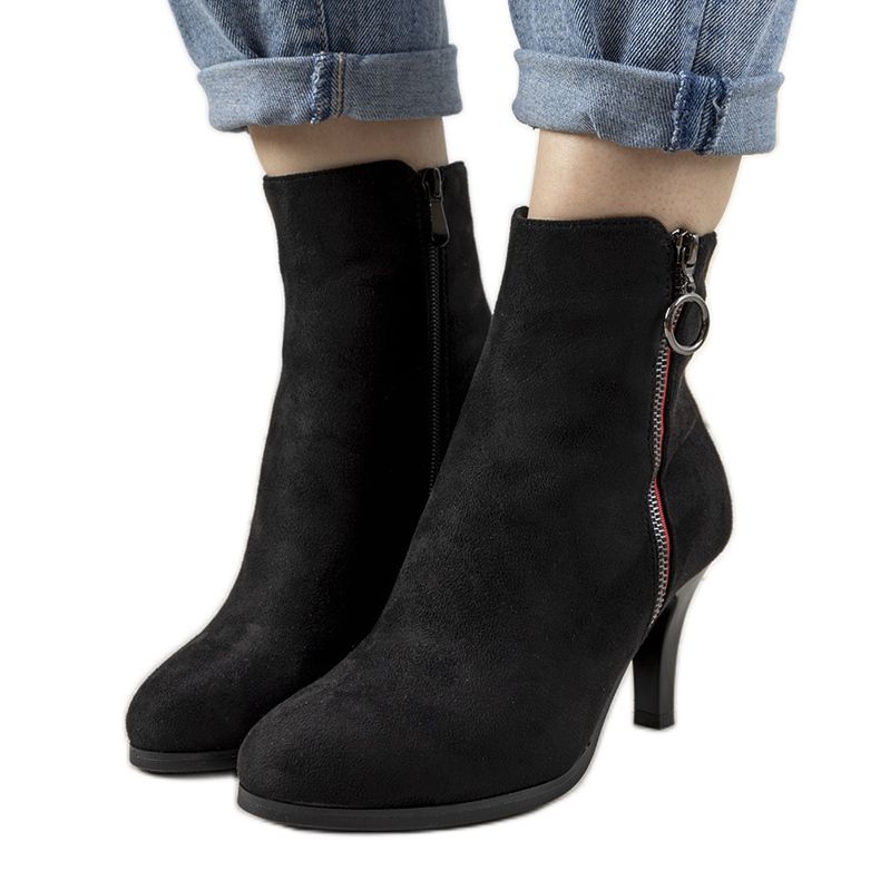 Botas pretas com zíper decorativo Yoana preto