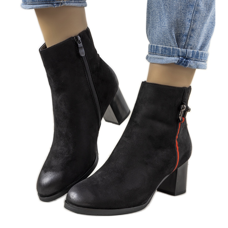 Botas pretas com escoriações de Montano preto