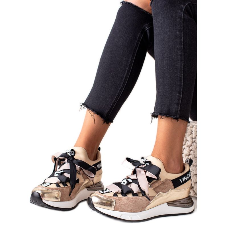 Tênis amarrado com fita VINCEZA castanho