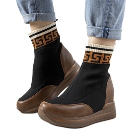 Tênis Wanda de cunha marrom preto