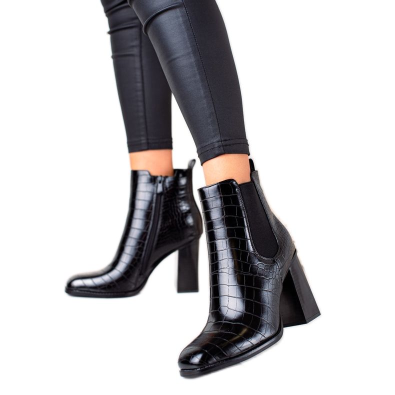 Bestelle Botas clássicas de salto alto preto
