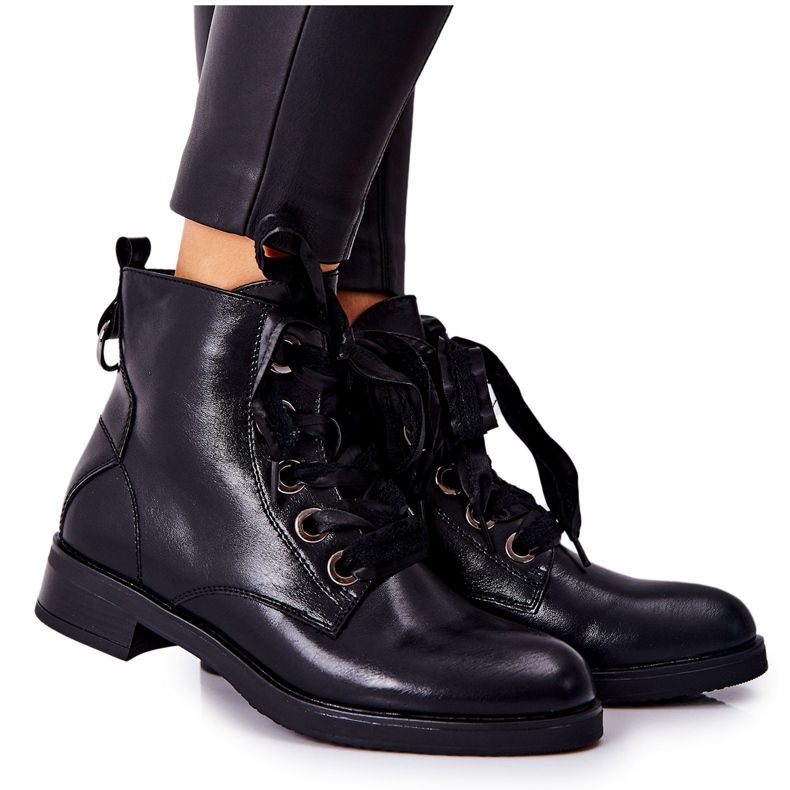 PE1 Botas Com Amarração Decorativa Tayah Preta preto