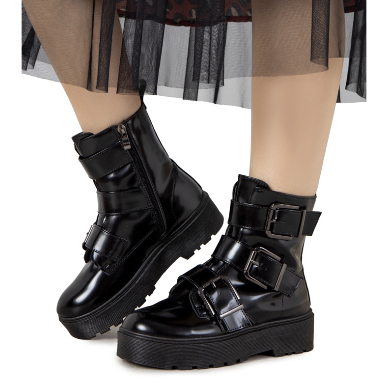 Botas pretas na plataforma de Austin preto