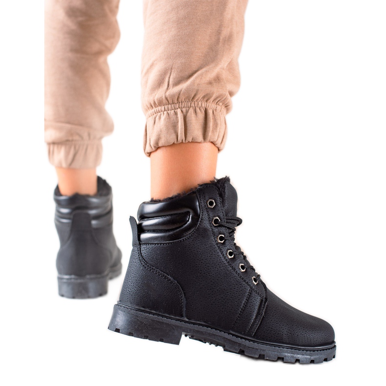 TRENDI Trappers pretos com aquecimento