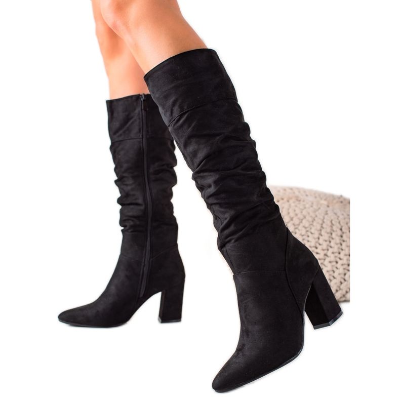 Botas com cano em VINCEZA pregueado preto