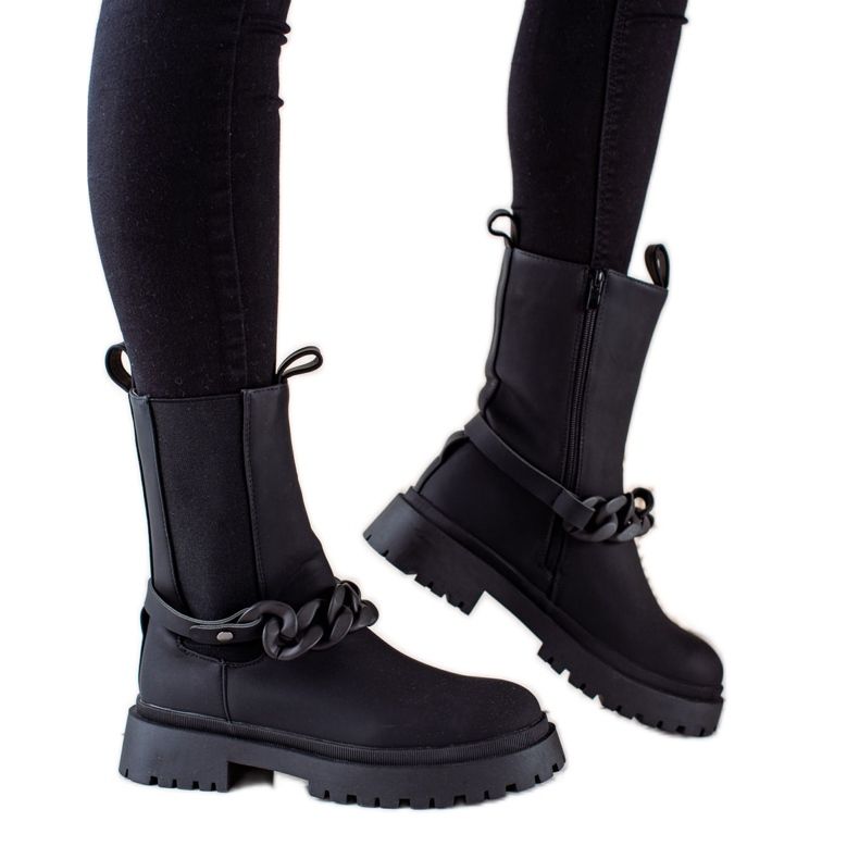 TRENDI Trabalhadores negros com um cinto decorativo preto