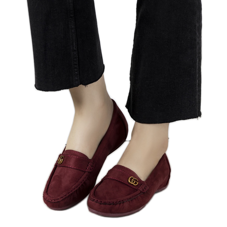 Mocassins cor de vinho em um salto Linette oculto vermelho