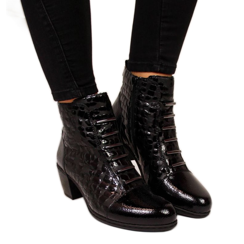 Botas de couro em um bloco Rieker W Y2162-01 pretas preto