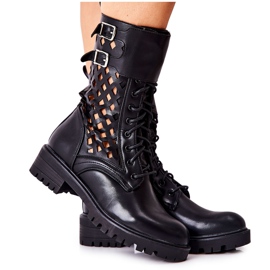 Botas de couro preto com orifícios menie