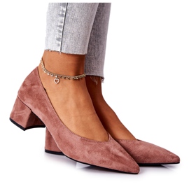 PG1 Bombas de camurça em um pilar rosa Ross