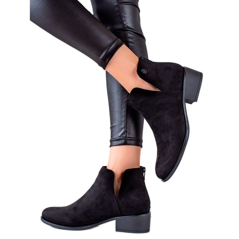 Evento Botas clássicas com corte preto