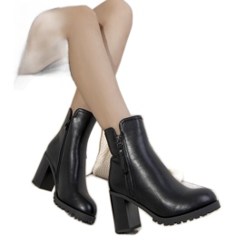 Botas pretas com isolamento no poste Karen preto Botas pretas com isolamento no poste Karen preto