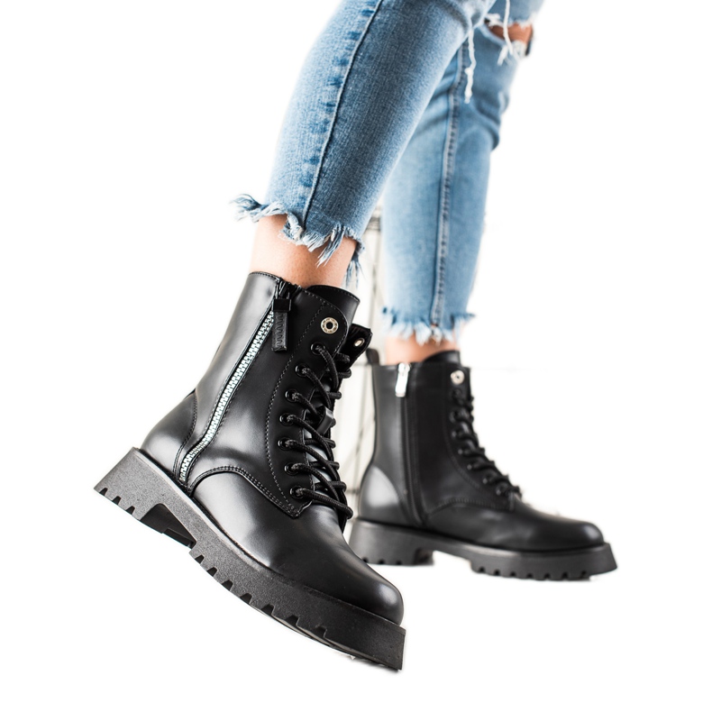 TRENDI Trappers pretos elegantes