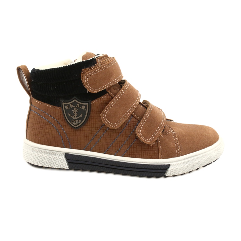 Sapatos esportivos isolados com pele American Club GC24 / 21 DK.Camel castanho