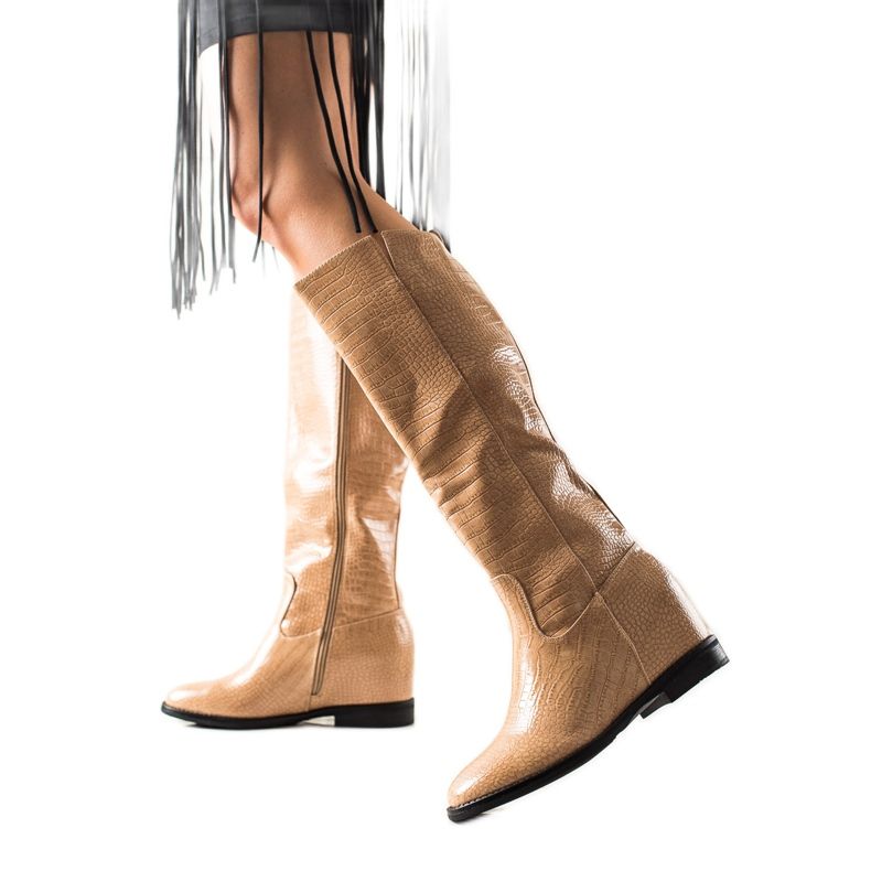TRENDI Botas com couro ecológico em cunha bege TRENDI Botas com couro ecológico em cunha bege